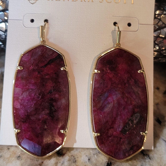 Kendra Scott Faceted Danielle Earrings Raspberry Labradorite in Gold - Picture 12 of 14